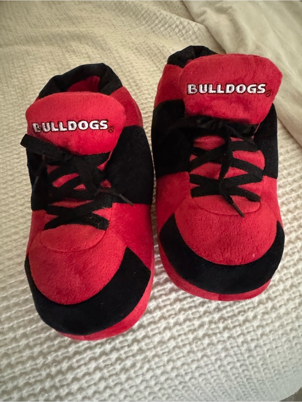 BULLDOGS Plush Red & Black Slipper Shoes